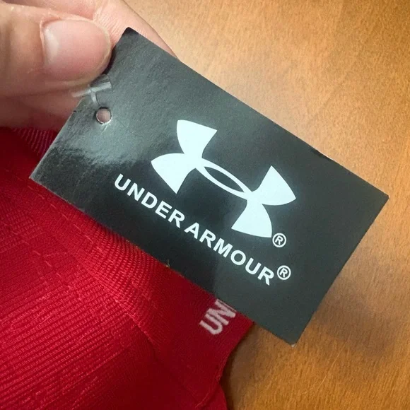 Under Armour red - Picture 2 of 2
